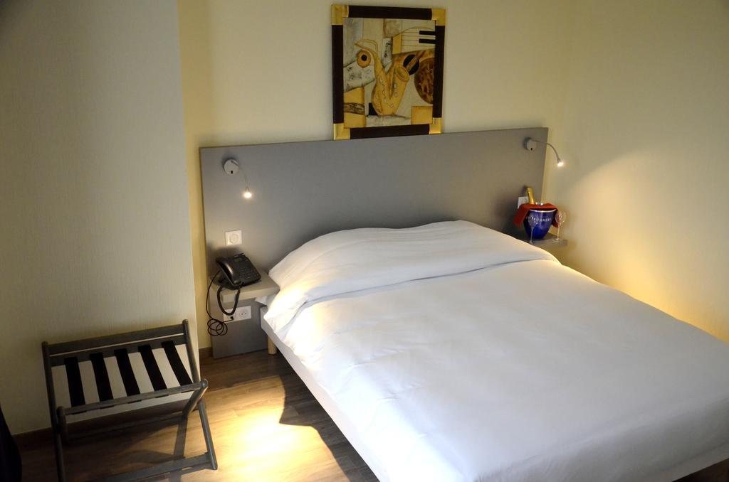 Le Grand Hotel Maubeuge Ngoại thất bức ảnh