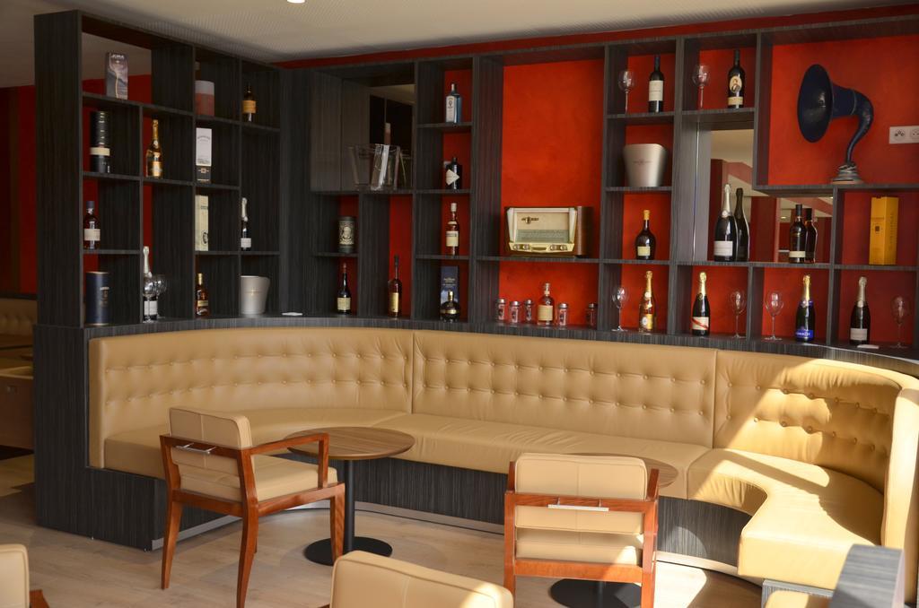 Le Grand Hotel Maubeuge Ngoại thất bức ảnh