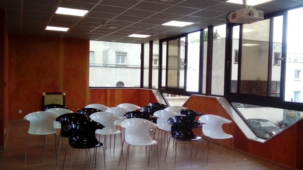 Le Grand Hotel Maubeuge Ngoại thất bức ảnh