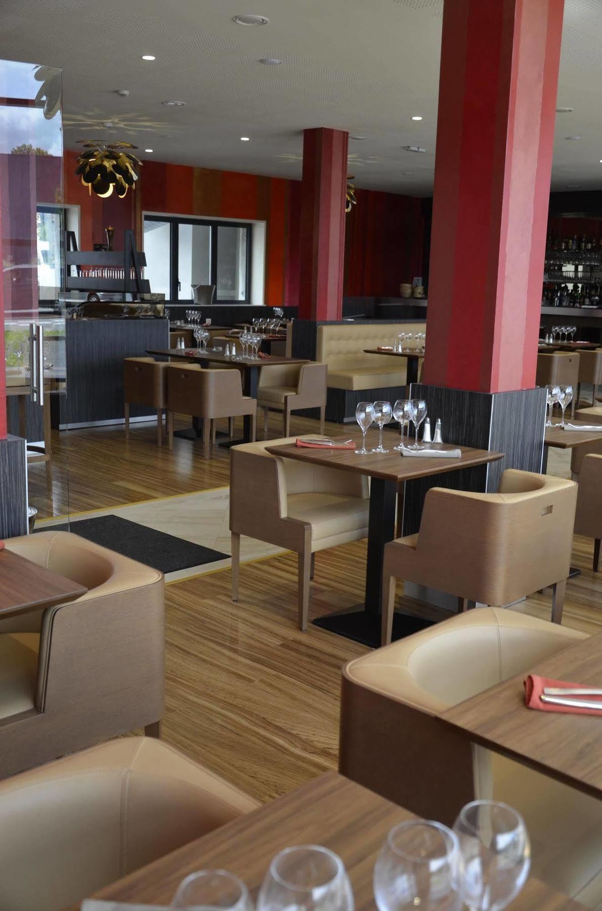 Le Grand Hotel Maubeuge Ngoại thất bức ảnh