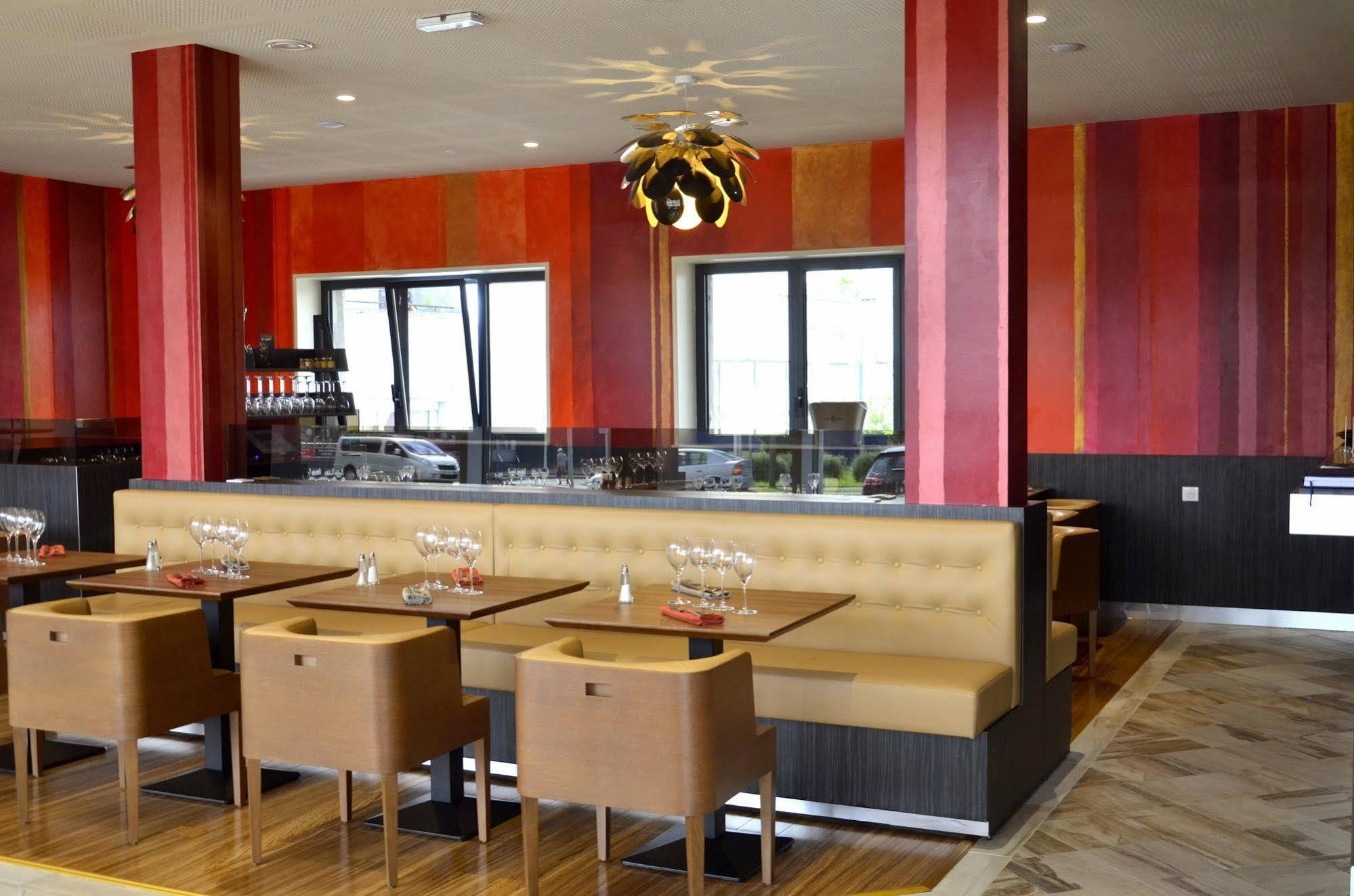 Le Grand Hotel Maubeuge Ngoại thất bức ảnh