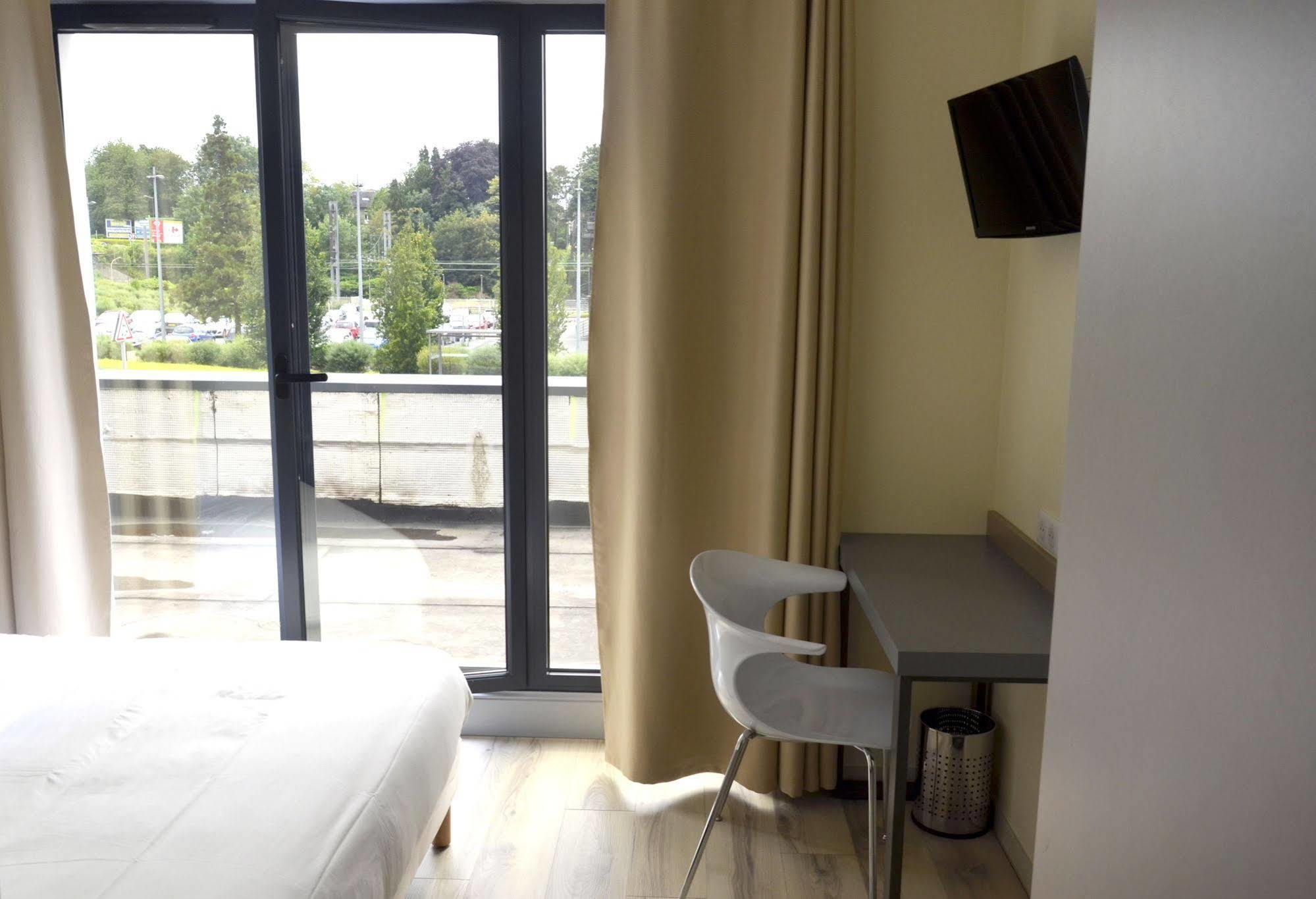 Le Grand Hotel Maubeuge Ngoại thất bức ảnh
