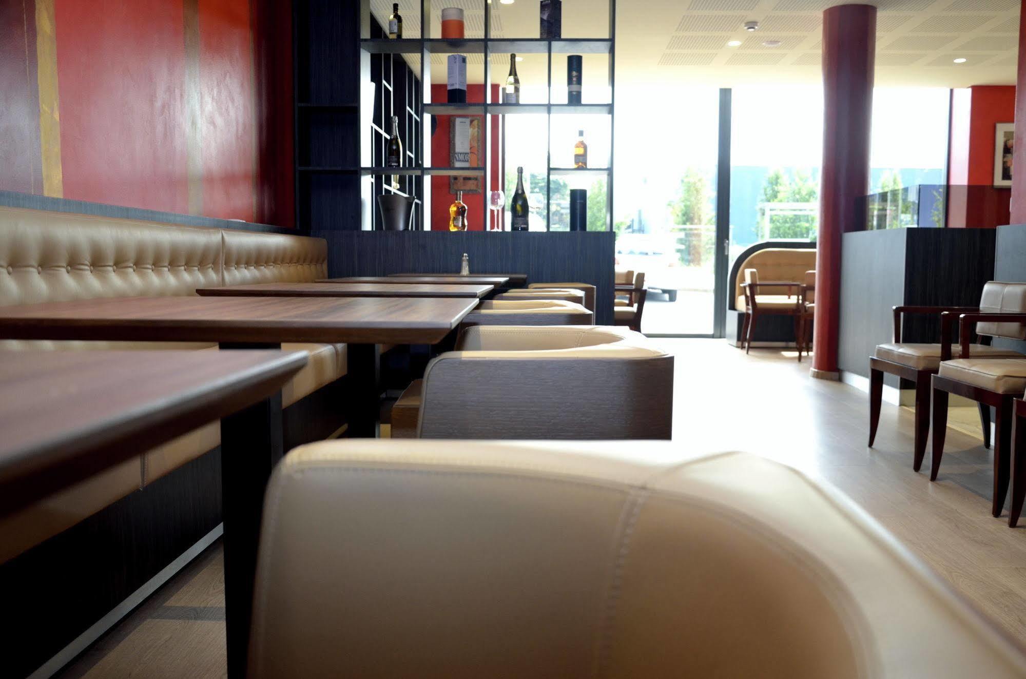 Le Grand Hotel Maubeuge Ngoại thất bức ảnh