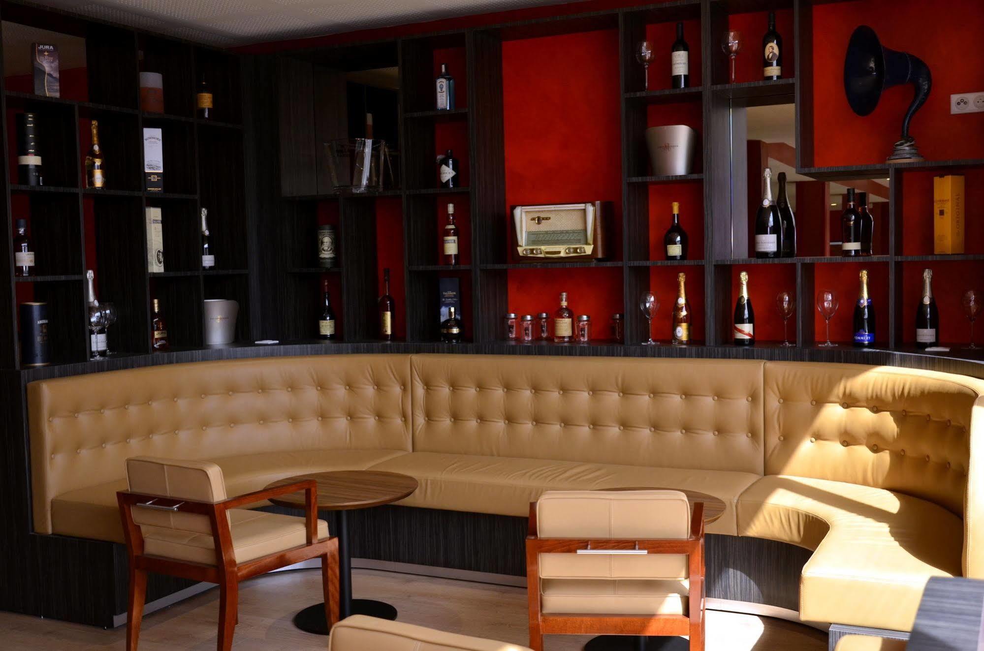 Le Grand Hotel Maubeuge Ngoại thất bức ảnh
